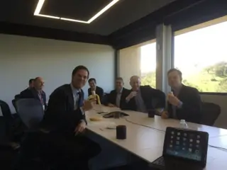 Hoe Rutte II belastingdeals sloot waarmee Tesla miljardenwinsten belastingvrij kan doorsluizen